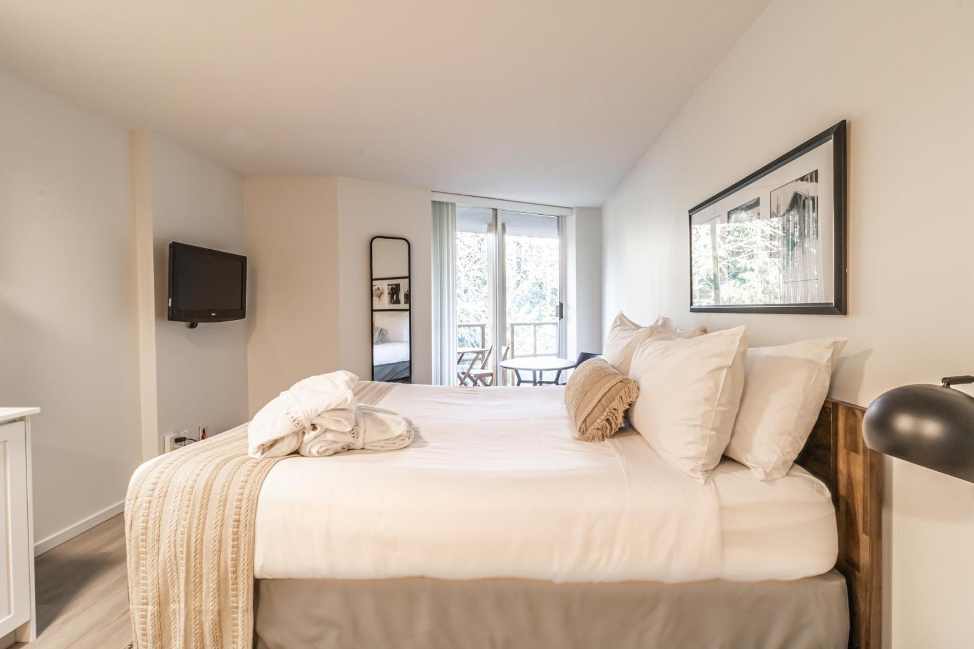 Cascade Lodge By Elevate Vacations Уистлер Экстерьер фото