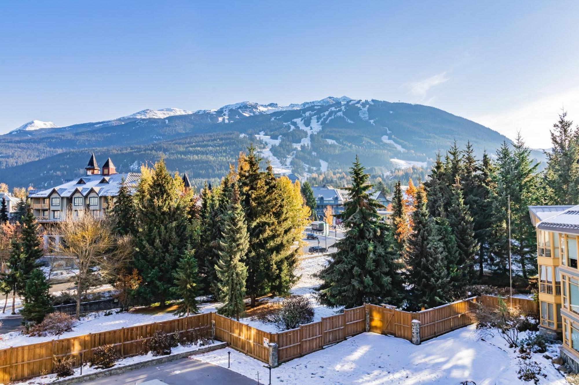 Cascade Lodge By Elevate Vacations Уистлер Экстерьер фото