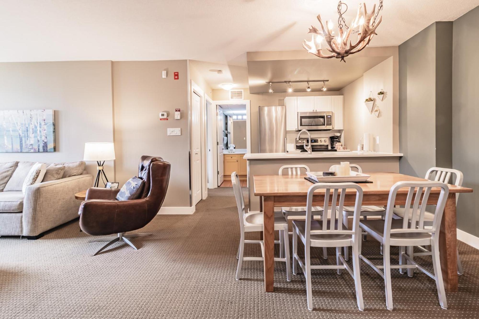 Cascade Lodge By Elevate Vacations Уистлер Экстерьер фото