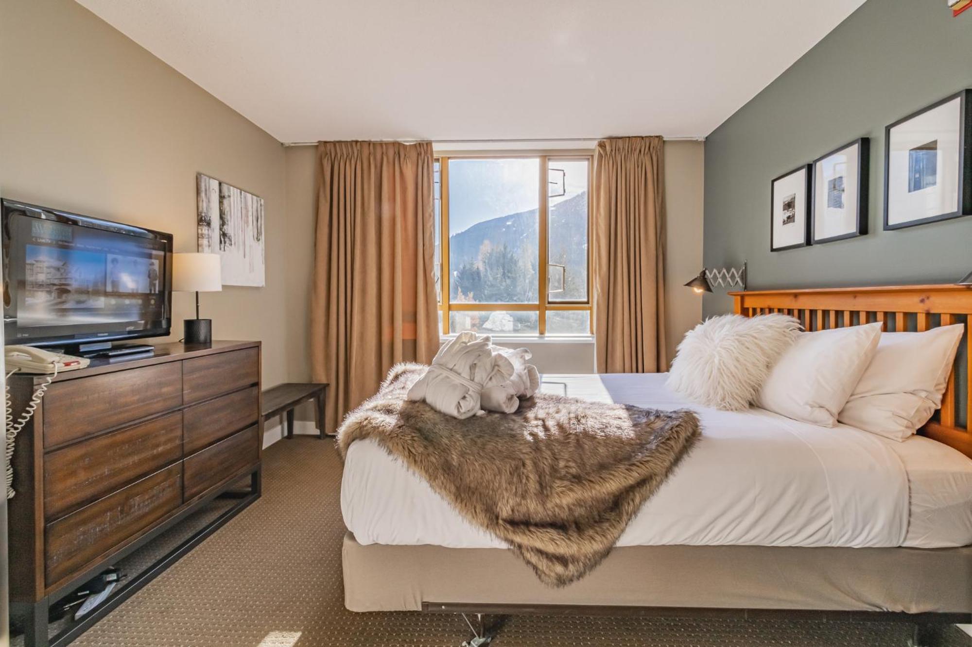 Cascade Lodge By Elevate Vacations Уистлер Экстерьер фото